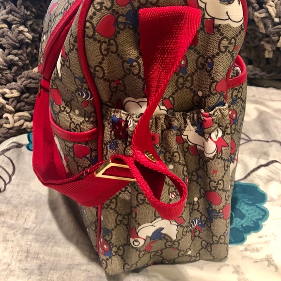 Authentic Gucci red GG Supreme ducks DIAPER Bag - Picture 4 of 8